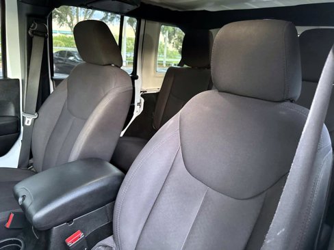 Used 2015 Jeep Wrangler Unlimited Sport image 9