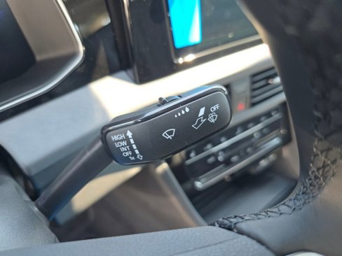 New 2025 Volkswagen Jetta SE image 31