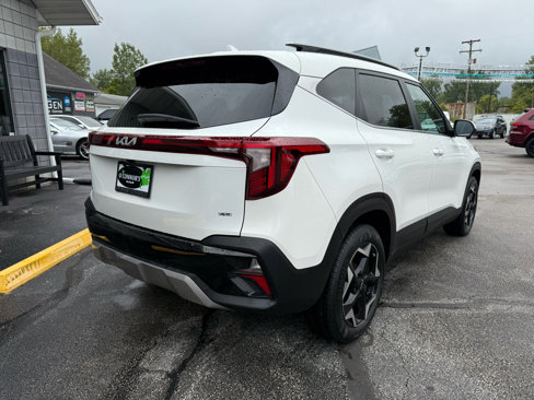 Used 2024 Kia Seltos EX image 3