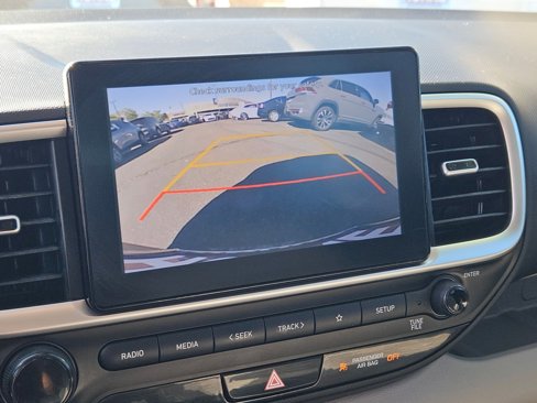 Used 2022 Hyundai Venue SEL image 15