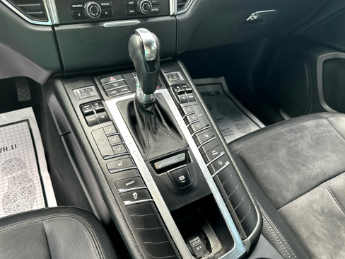 Used 2015 Porsche Macan S w/ Infotainment Package image 14