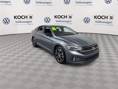 Used 2024 Volkswagen Jetta Sport image 2