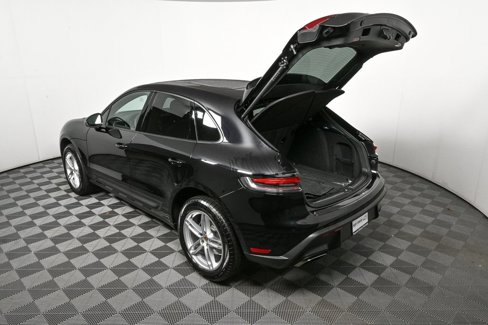 Used 2025 Porsche Macan image 34