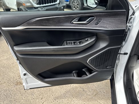 Certified 2021 Jeep Grand Cherokee L Limited image 14