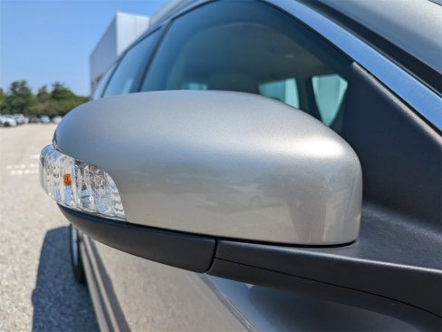 Used 2008 Volvo V70 image 12