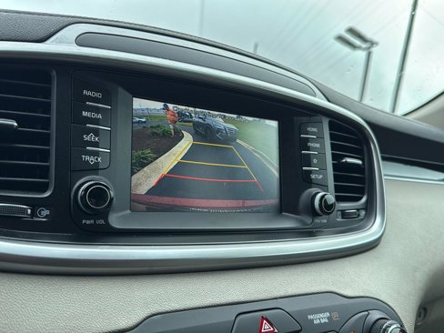 Used 2020 Kia Sorento LX image 23