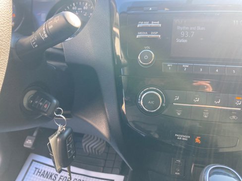 Used 2017 Nissan Rogue S image 21