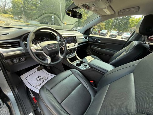 Used 2023 GMC Acadia SLT w/ Preferred Package image 18