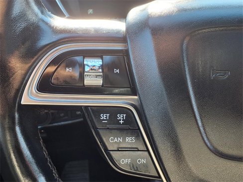 Used 2019 Lincoln Nautilus Reserve image 14