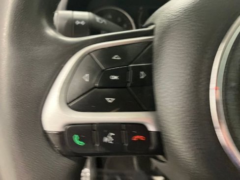 Used 2018 Jeep Renegade Latitude image 25