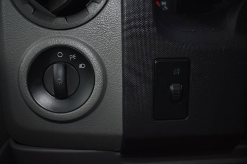 Used 2011 Ford E-150 and Econoline 150 image 25