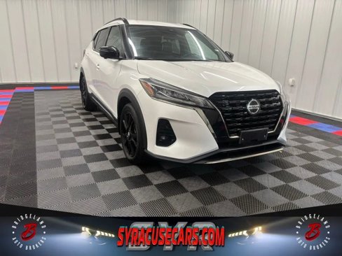 Used 2021 Nissan Kicks SR image 1
