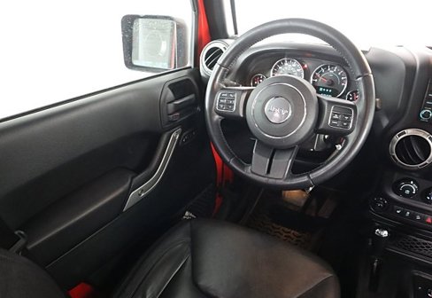 Used 2017 Jeep Wrangler Unlimited Sahara w/ Max Tow Package image 16