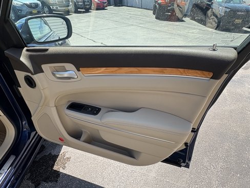 Used 2014 Chrysler 300 C w/ Beats Audio Group image 47