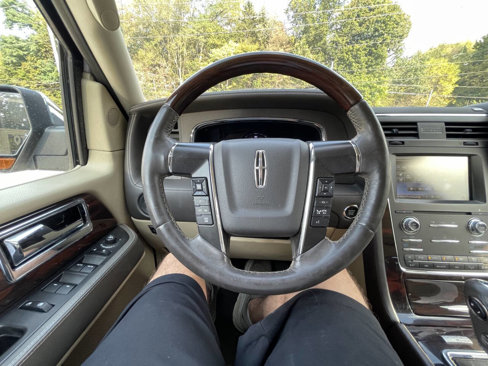 Used 2015 Lincoln Navigator L 4WD w/ Equipment Group 101A Reserve image 25