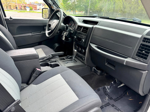 Used 2009 Jeep Liberty Sport w/ Popular Equipment Group image 31