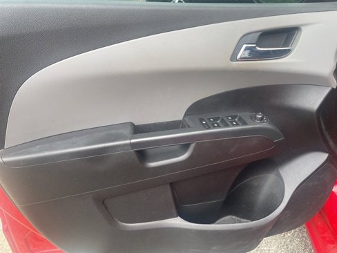Used 2013 Chevrolet Sonic LT image 10