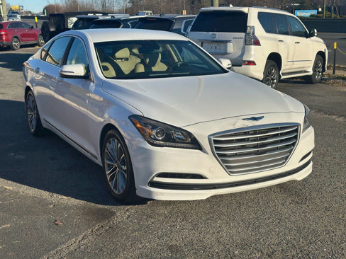 Used 2015 Hyundai Genesis 3.8 image 4