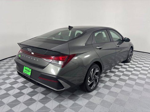 New 2025 Hyundai Elantra Sport image 8