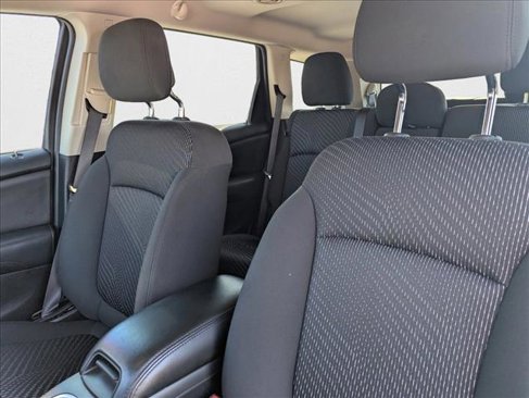 Used 2016 Dodge Journey SE w/ Flexible Seating Group image 25
