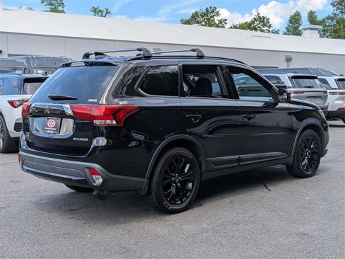 Used 2018 Mitsubishi Outlander LE image 3