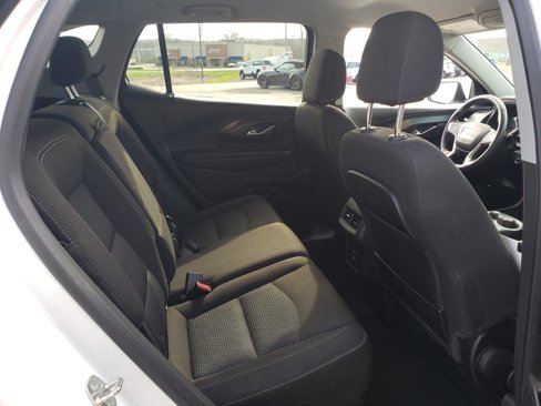 Used 2024 GMC Terrain SLE image 18