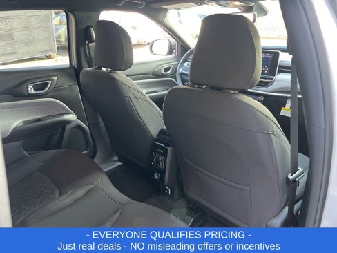 New 2025 Jeep Compass Sport image 24
