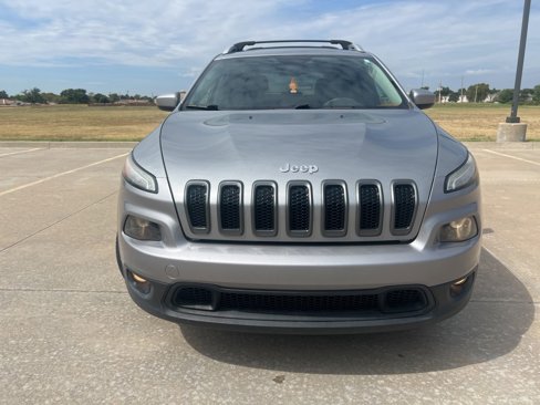 Used 2015 Jeep Cherokee Latitude w/ Comfort/Convenience Group image 2