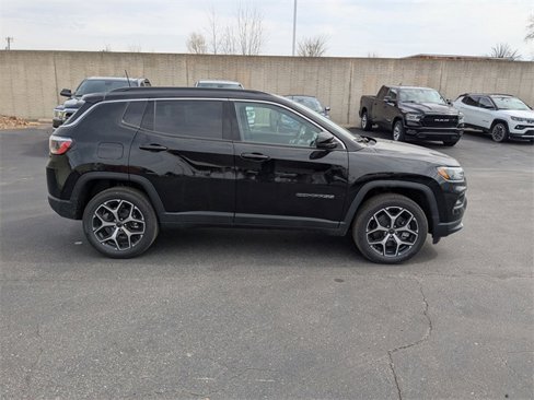 New 2025 Jeep Compass Limited image 7
