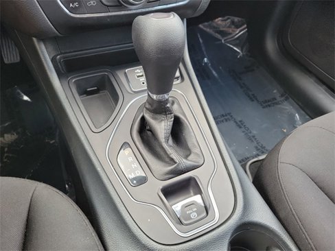 Used 2019 Jeep Cherokee Latitude w/ Popular Appearance Group image 15