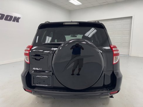 Used 2012 Toyota RAV4 FWD image 6