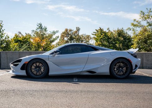 Used 2024 McLaren 750S Spider image 9