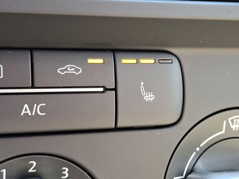 Used 2017 Volkswagen Jetta SE image 25