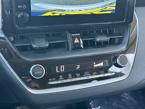 Used 2024 Toyota Corolla LE image 18