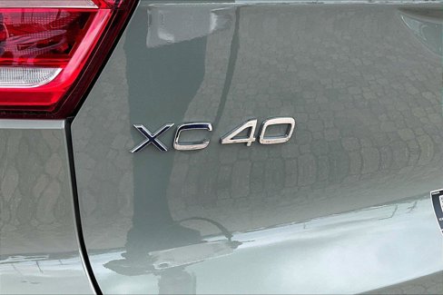 New 2025 Volvo XC40 B5 Ultra w/ Protection Package Premier image 6
