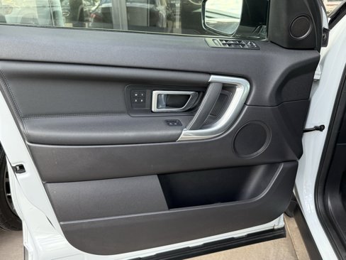 Used 2018 Land Rover Discovery Sport HSE image 20