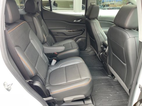 Used 2023 GMC Acadia AT4 w/ Technology Package image 10