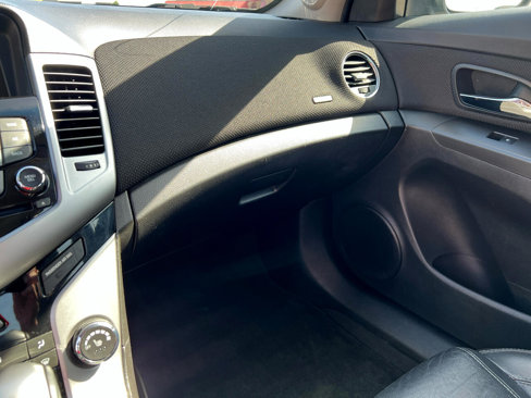 Used 2015 Chevrolet Cruze LT image 23