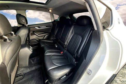 Used 2018 Maserati Levante image 22