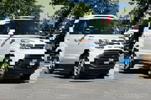Used 2017 Kia Soul image 9
