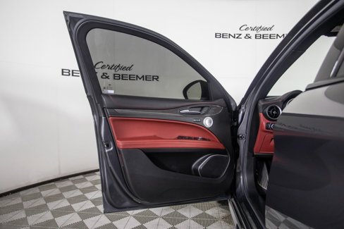 Used 2020 Alfa Romeo Stelvio Ti Sport image 18