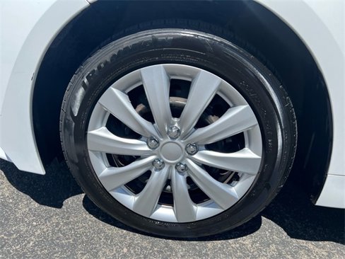 Used 2022 Toyota Corolla LE image 25