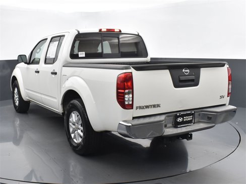Used 2016 Nissan Frontier SV image 5