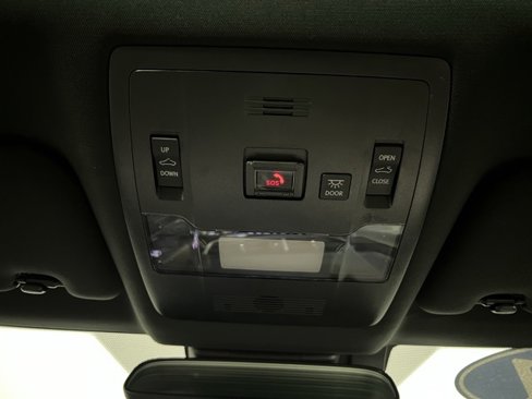 Used 2021 Lexus UX 200 image 16