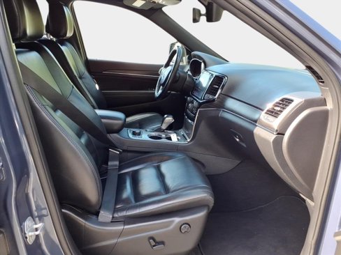Used 2019 Jeep Grand Cherokee Limited image 17