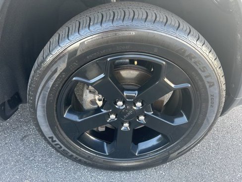 Used 2020 Jeep Grand Cherokee Laredo image 13