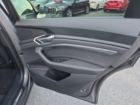 Used 2021 Audi e-tron Premium w/ Convenience Plus Package image 51