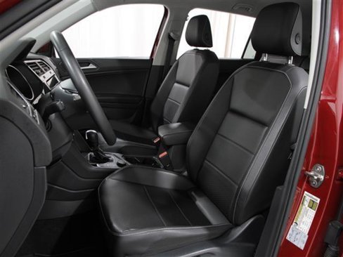 Used 2021 Volkswagen Tiguan SE w/ 3rd Row Seat Package image 5
