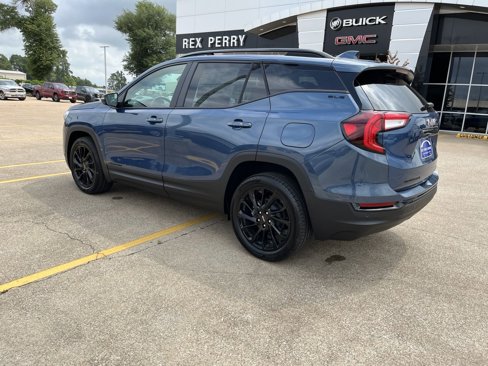 New 2024 GMC Terrain SLE w/ Elevation Edition image 4