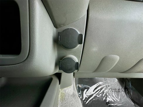 Used 2015 Nissan Frontier SV image 29